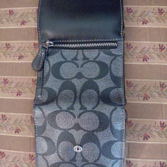 Coach Women's Black Leather Signature C Monogram Design Wallet - Picture 2 of 3